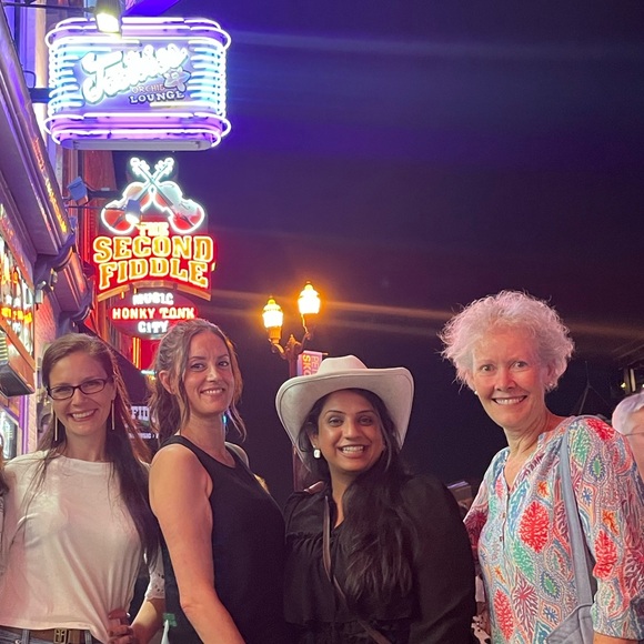 🎉Bags, Accessories, Beauty & Skincare w/ MVEmily🎉 Live Show Notifications! - Picture 6 of 11